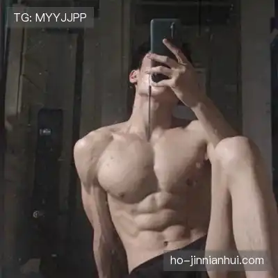 薄霜凤